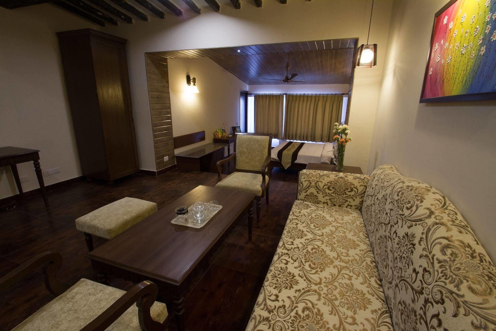 One Earth Royale Boutique Hotel Mussoorie Eksteriør billede