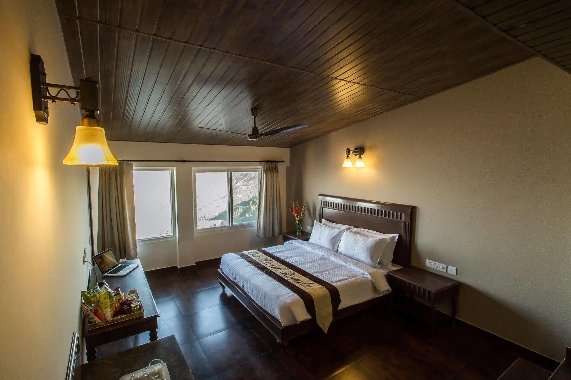 One Earth Royale Boutique Hotel Mussoorie Eksteriør billede